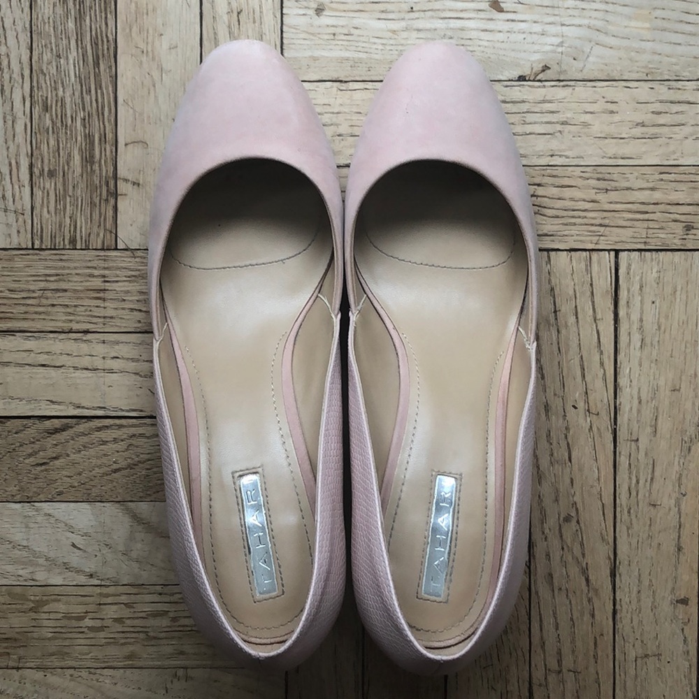 Tahari “Palace” blush pink leather suede wedges